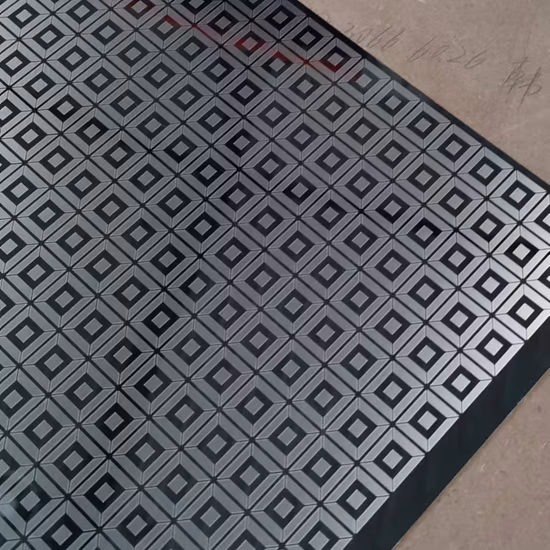 Xxxxlのようなエレベーター装飾用の優れたファイバーレーザー彫刻機マーキングマシン